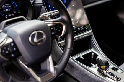 Test: Lexus LBX Hybrid 136Ps